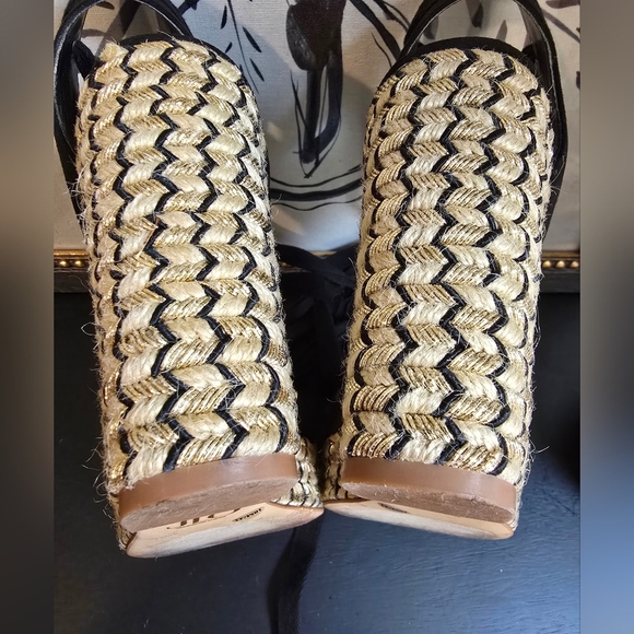 Jennifer Lopez Black and Gold Wedge Sandals - Picture 9 of 9